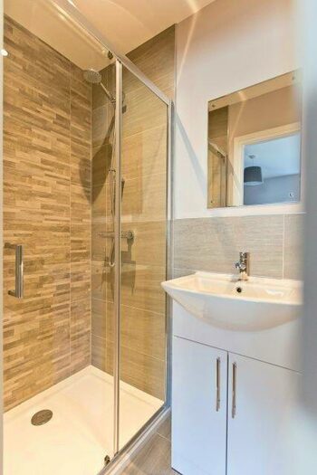 2 Bedroom Flat To Rent In Apartment, Lynthorpe House, City Centre, S1