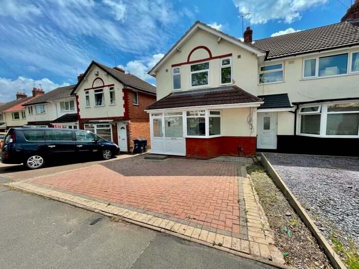 3 Bedroom House To Rent In Sir Hiltons Road, Northfield, B31