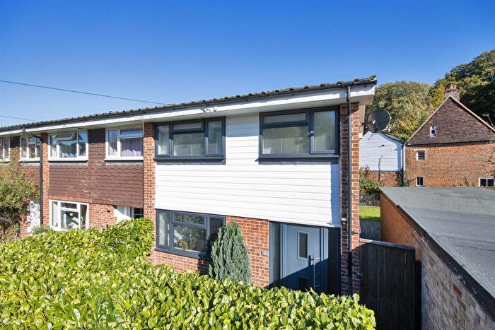 3 Bedroom End Terrace House For Sale In Quebec Avenue, Westerham, TN16