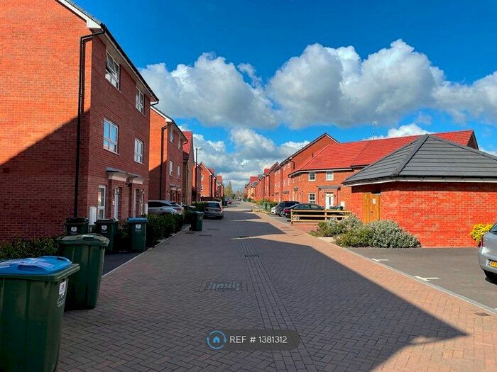 2 Bedroom Flat To Rent In Mistle Court, Coventry, CV4