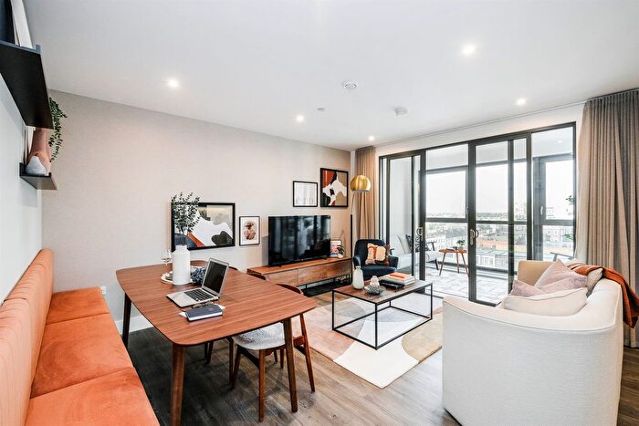 2 Bedroom Flat For Sale In Poplar Walk, Croydon, CR0