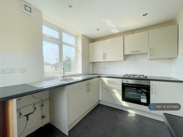 2 Bedroom Flat To Rent In Thirlmere Drive, Liverpool, L21