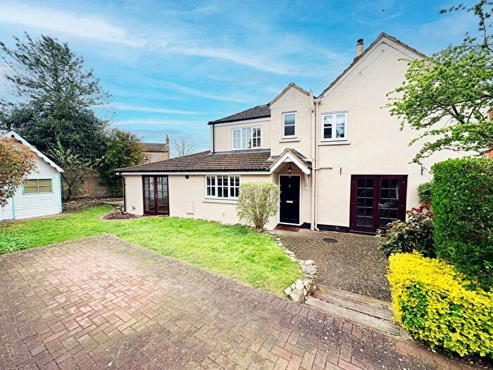 4 Bedroom Semi-Detached House To Rent In Mile Street, Bozeat, NN29