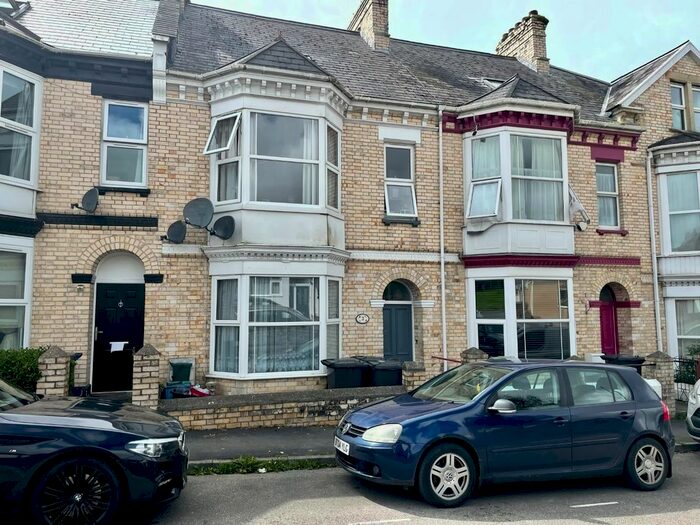 1 Bedroom Flat To Rent In Hills View, Barnstaple, EX32