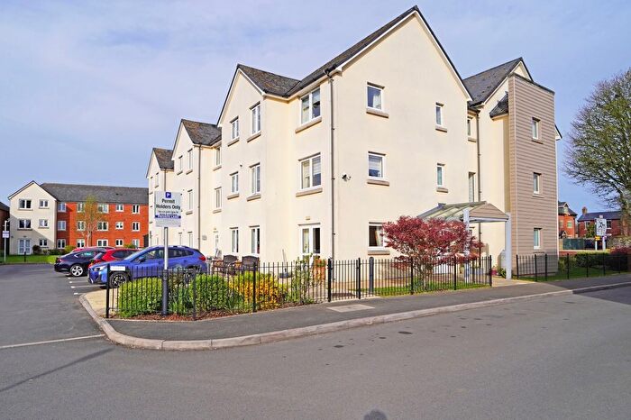 2 Bedroom Flat For Sale In Cobbett Court, Highworth, SN6