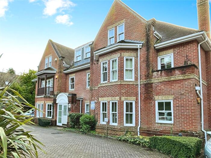 2 Bedroom Apartment For Sale In Talbot Avenue, Bournemouth, Dorset, BH3