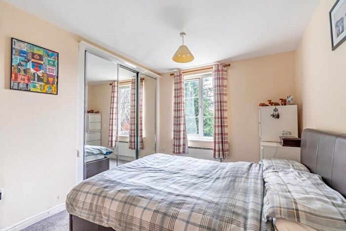 2 Bedroom Flat For Sale In Monument Close, York, YO24