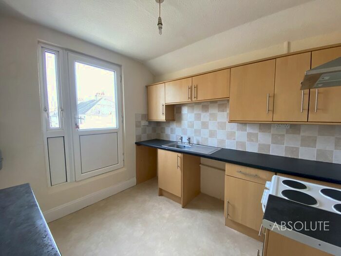 2 Bedroom Flat To Rent In Torquay Road, Paignton, TQ3