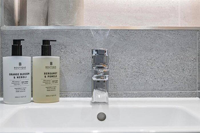 2 Bedroom Apartment For Sale In Plot Silvermere House, Herons Lake, Theale, Reading, RG7