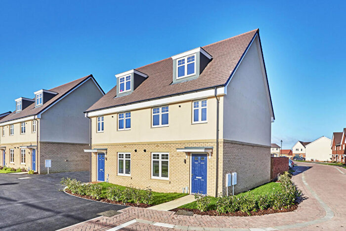 3 Bedroom Semi-Detached House For Sale In Falcon Way, St. Albans, Hertfordshire, AL4