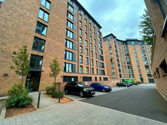 2 Bedroom Apartment To Rent In Lexington Gardens, B15