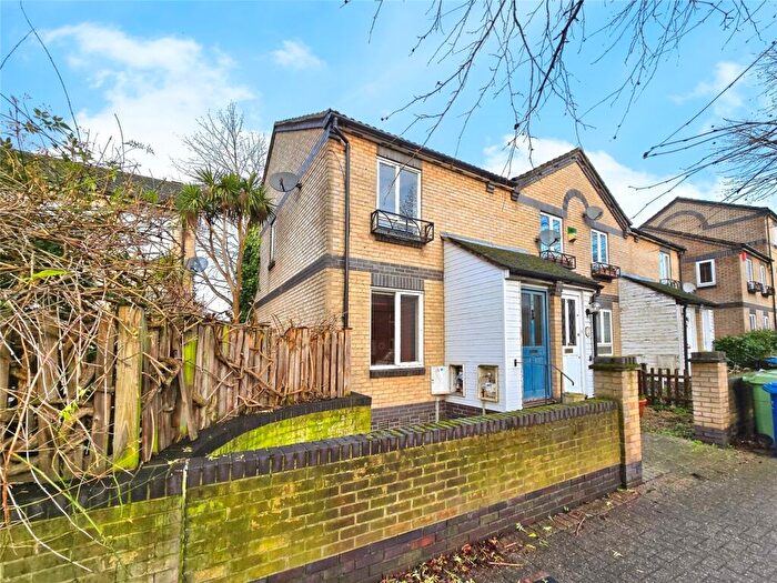 2 Bedroom End Of Terrace House For Sale In Timber Pond Road, London, SE16