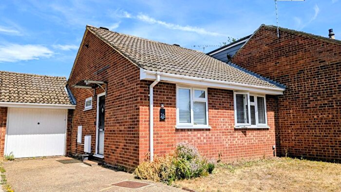 3 Bedroom Semi-Detached Bungalow For Sale In Jacaranda Road, Bordon, Hampshire, GU35