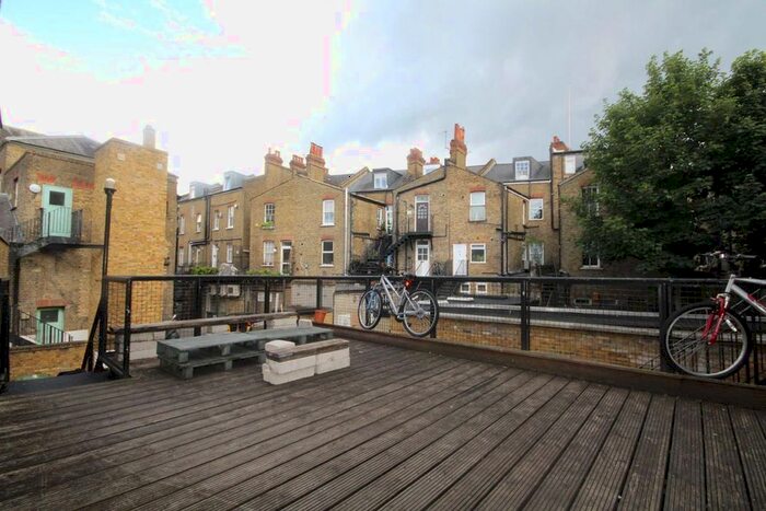 1 Bedroom Flat To Rent In Twickenham Trading Estate, Rugby Road, Twickenham, TW1