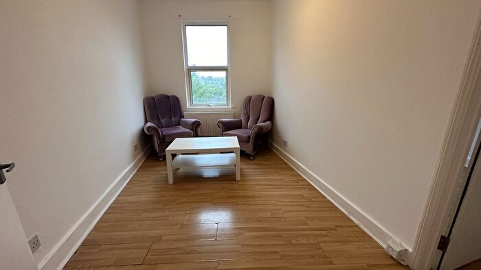 2 Bedroom Flat To Rent In Cassland Road, Hackney, E9