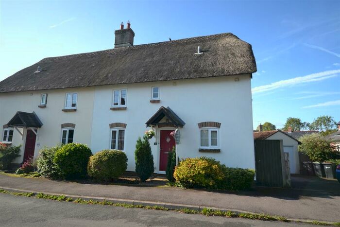 3 Bedroom Semi-Detached House For Sale In Dorchester Road, Stratton, Dorchester, DT2