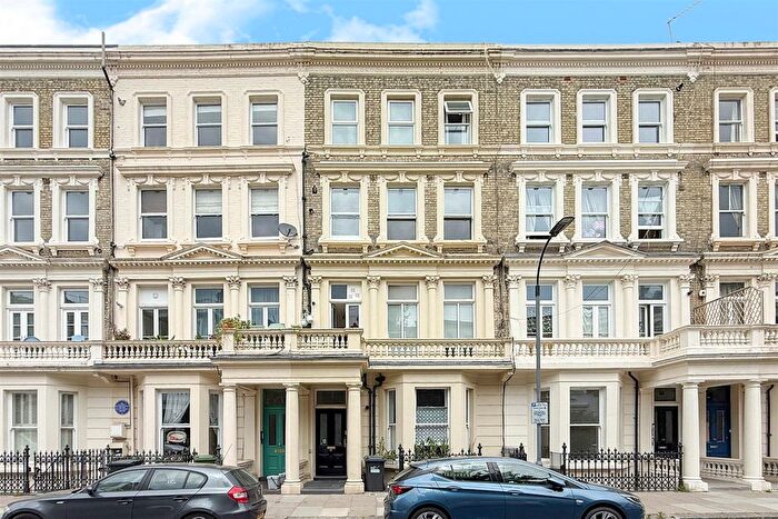 1 Bedroom Flat For Sale In Barons Court Road, London, W14