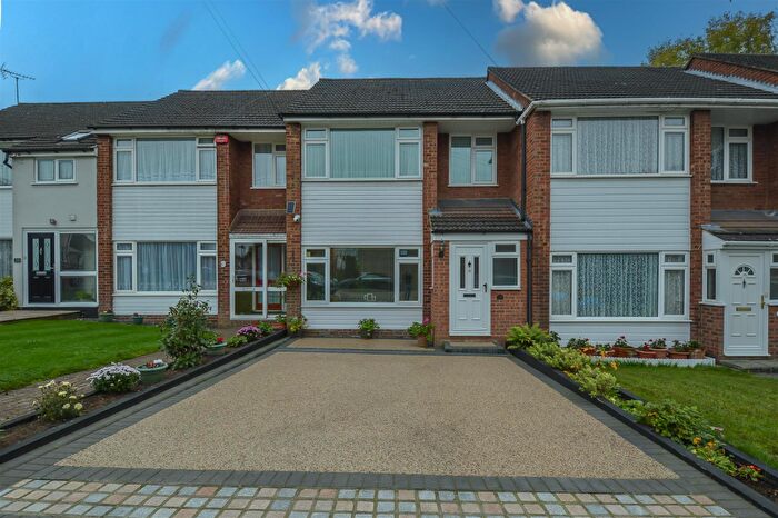3 Bedroom Terraced House For Sale In Wingrave Crescent, Brentwood, CM14