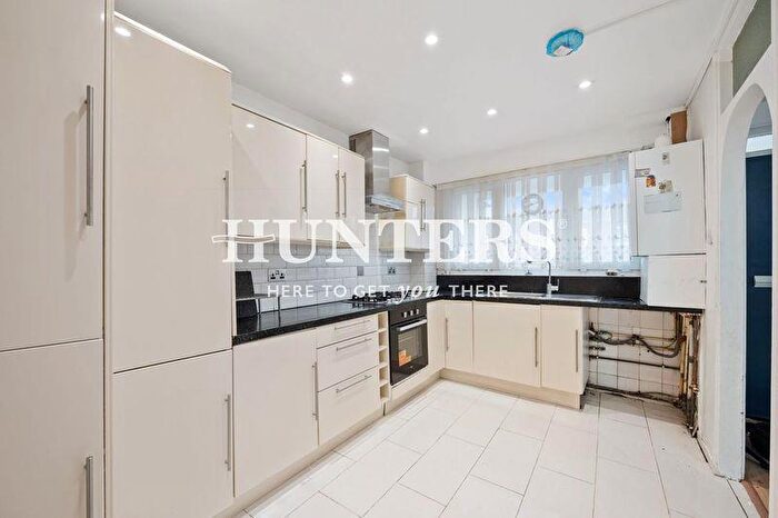 3 Bedroom Detached House To Rent In Chaucer Court, Milton Garden Estate, London, N16