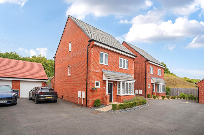 4 Bedroom Detached House For Sale In Fiske Close, Saffron Walden, Essex, CB10