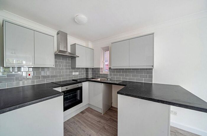 1 Bedroom Flat To Rent In Park Road, New Barnet, EN4