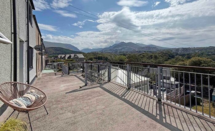 3 Bedroom Terraced House For Sale In Coetmor Mount, Bethesda, Bangor, Gwynedd, LL57