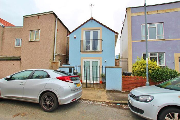 2 Bedroom Detached House To Rent In Alfred Road - Windmill Hill, BS3