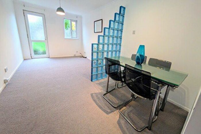 2 Bedroom Property To Rent In Water Lane, Purfleet-On-Thames, RM19