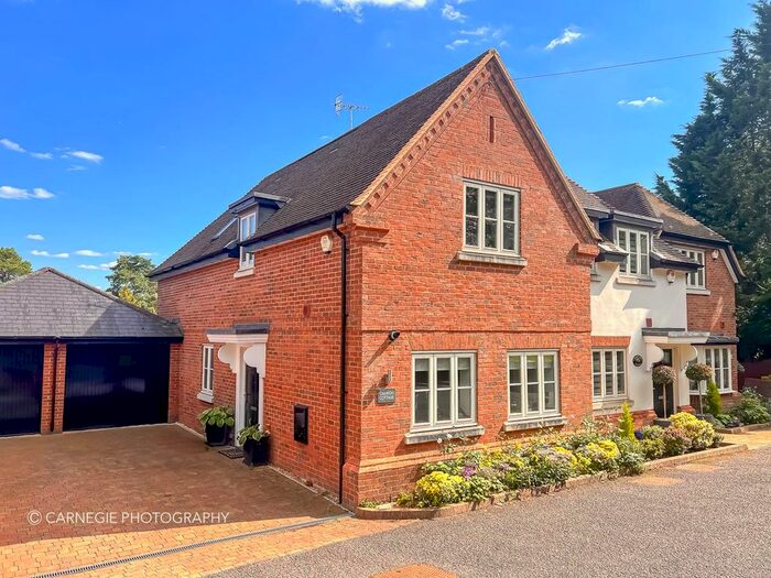 3 Bedroom End Of Terrace House To Rent In Wendover Lodge, Church Street, Welwyn, AL6