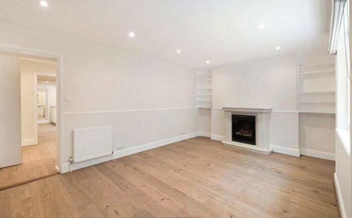 2 Bedroom Apartment To Rent In Marlborough Hill, St John's Wood, London, NW8