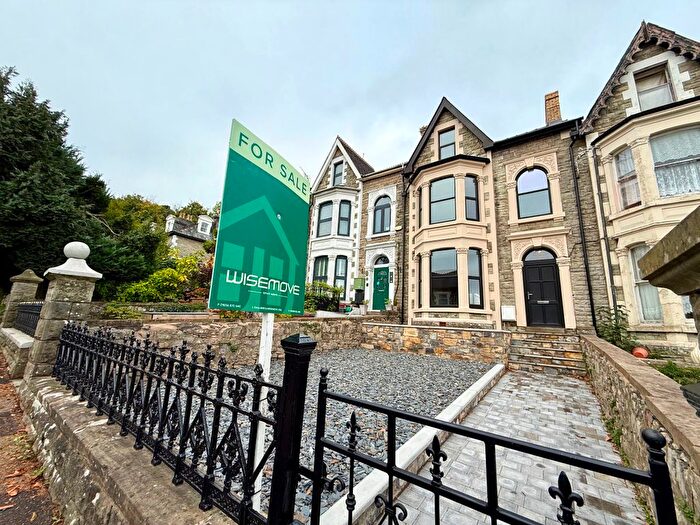5 Bedroom Terraced House For Sale In Park Street, Bridgend, CF31