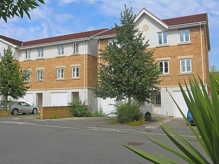 4 Bedroom Semi-Detached House To Rent In Primrose Place, Isleworth, TW7