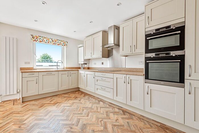 3 Bedroom Flat To Rent In Greyladies Gardens, Wat Tyler Road, London, SE10