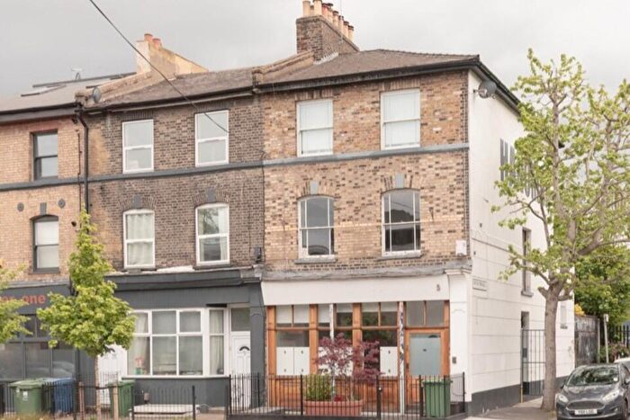 2 Bedroom Maisonette For Sale In First Floor And Second Floor Flat, Camberwell Station Road, Southwark, London, SE5