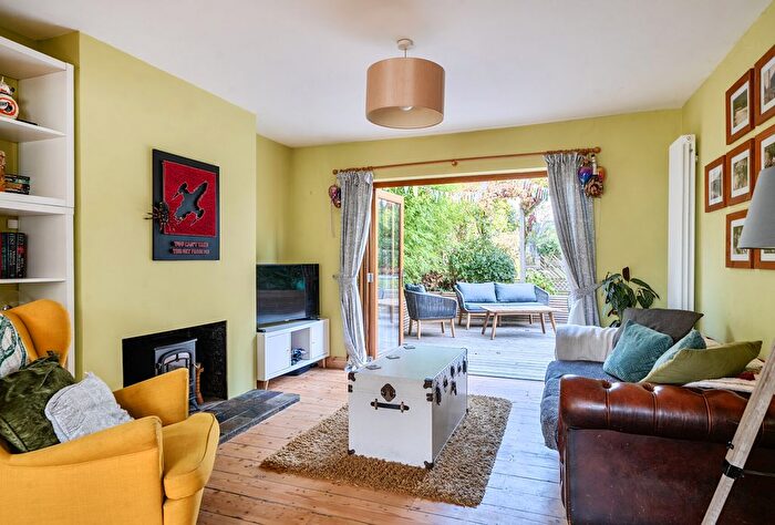 3 Bedroom Semi Detached House For Sale In Wesley Avenue, Hanham, Bristol, Gloucestershire, BS15