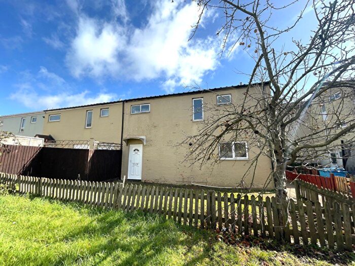 3 Bedroom Semi-Detached House To Rent In Butterwick Walk, Corby, NN18