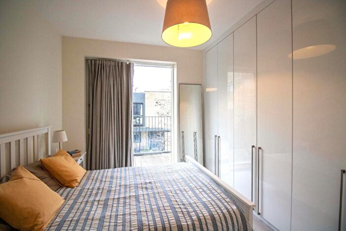 2 Bedroom Apartment To Rent In Seekings Close, Trumpington, Cambridge, CB2