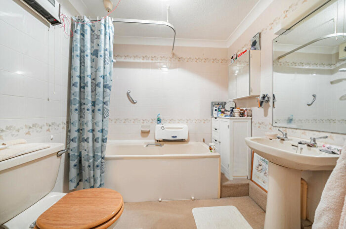 1 Bedroom Apartment For Sale In Audley Court, Audley Road, Saffron Walden, Essex, CB11