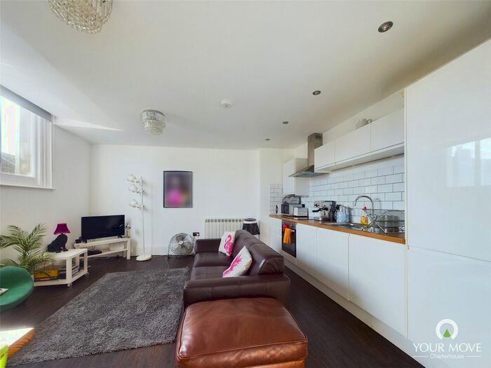 2 Bedroom Flat To Rent In High Street, Margate, Kent, CT9