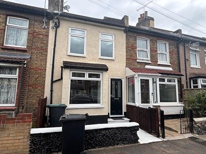 3 Bedroom Terraced House To Rent In Cecil Road, Gravesend., DA11