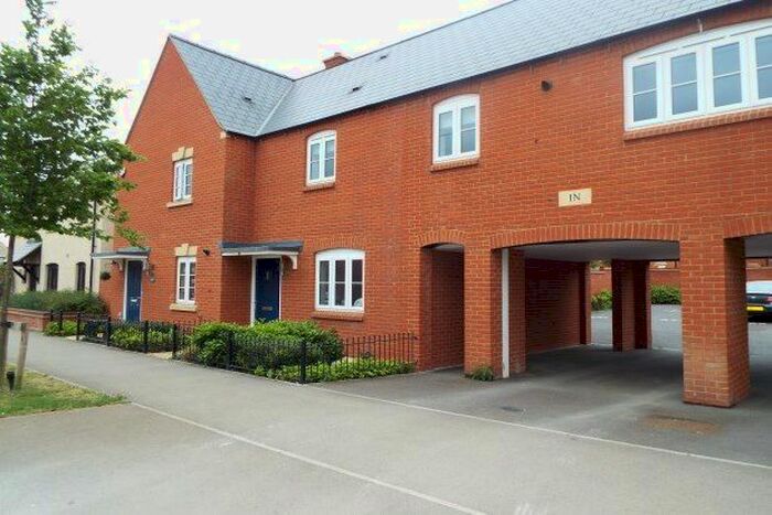 2 Bedroom Flat To Rent In Poppyfields Way, Brackley, NN13