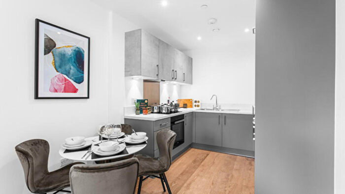 1 Bedroom Apartment For Sale In Kenavon Drive, Reading, RG1