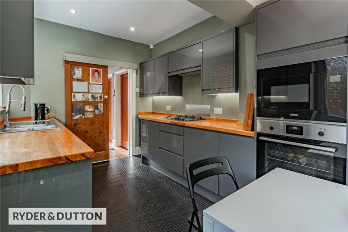 3 Bedroom Detached House For Sale In Lion Brow, Blackley, Manchester, M9