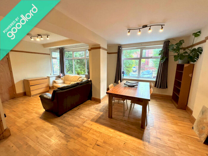 4 Bedroom Semi-Detached House To Rent In Beech Grove, Manchester, M14