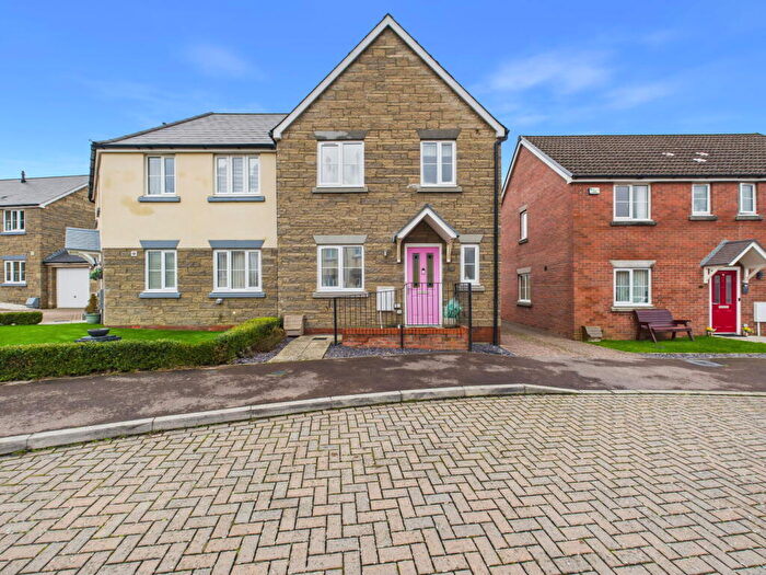 3 Bedroom Semi Detached House For Sale In Poppy Field, Broadwell, Coleford, GL16