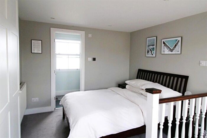 3 Bedroom End Of Terrace House For Sale In Elm Road, Ewell Village, KT17