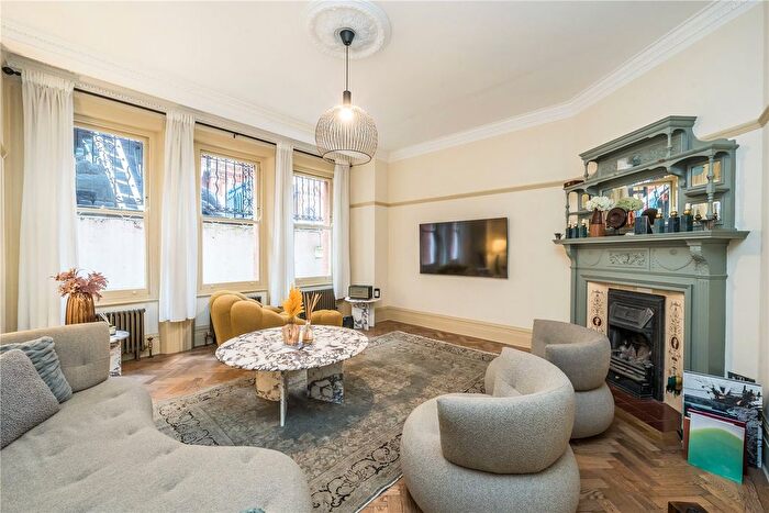 2 Bedroom Flat To Rent In Earls Court Square, London, SW5