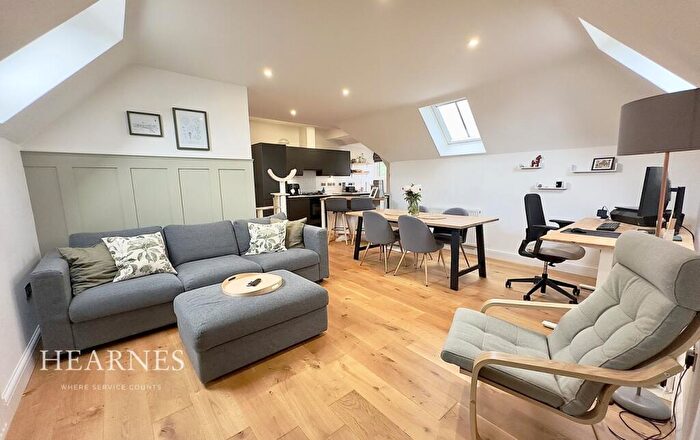 2 Bedroom Apartment For Sale In Bryanstone Road, Bournemouth, BH3
