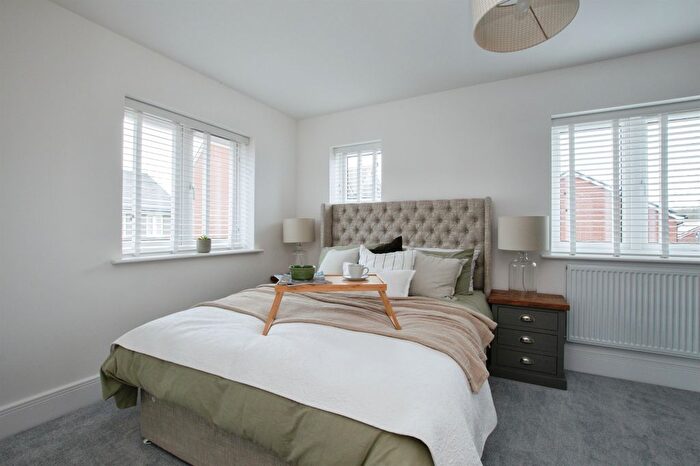 3 Bedroom Detached House For Sale In Edmondsham Road, Verwood, BH31