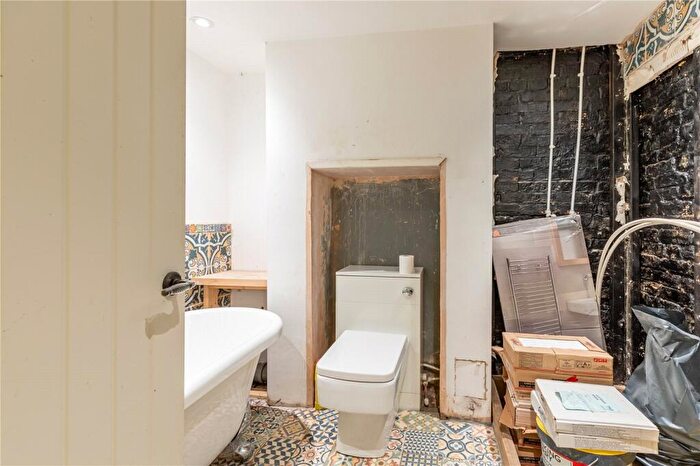 3 Bedroom End Of Terrace House For Sale In Southbroom Road, Devizes, Wiltshire, SN10